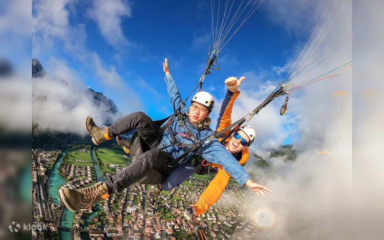 Paragliding Experience in Interlaken with Skywings
