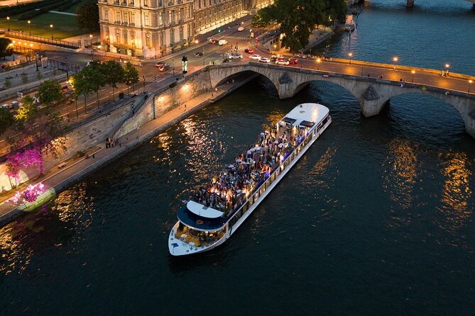Seine River Sightseeing Cruise Experience in Paris